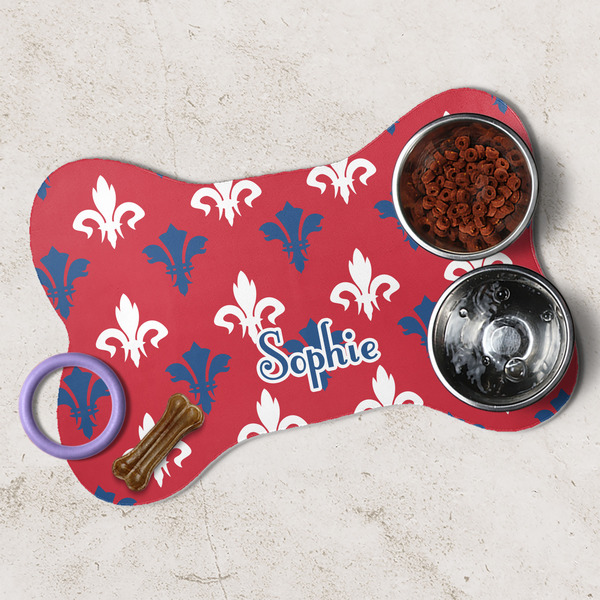 Patriotic Fleur de Lis Dog Bone Shaped Mat Lifestyle