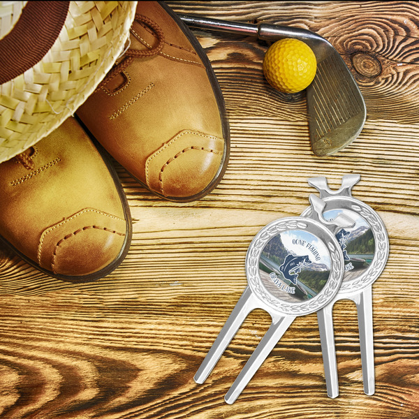 Gone Fishing Divot Tool - LIFESTYLE
