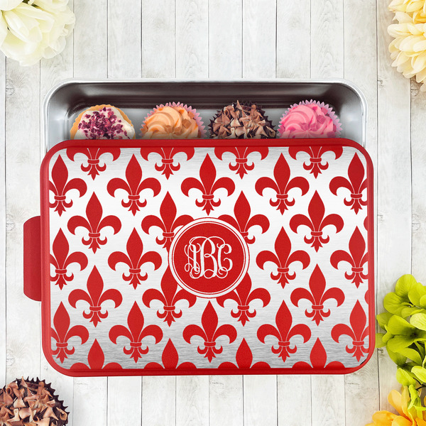 Fleur De Lis Aluminum Baking Pan - Red Lid - LIFESTYLE