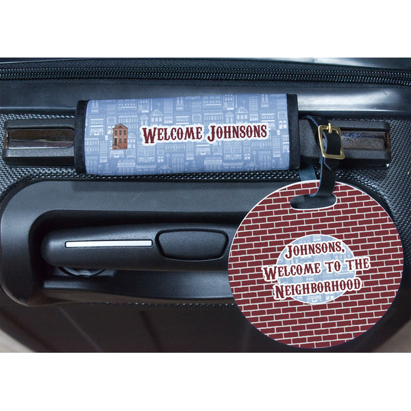 Housewarming Round Luggage Tag & Handle Wrap - In Context