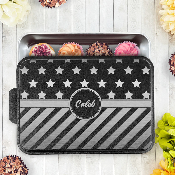 Stars and Stripes Aluminum Baking Pan - Black Lid - LIFESTYLE