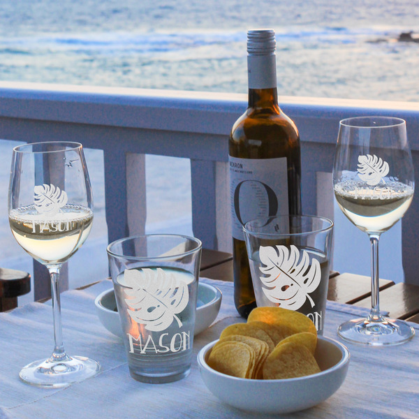 Tropical Leaves 2 Wine Glasses - Lifestyle (UPDATE)