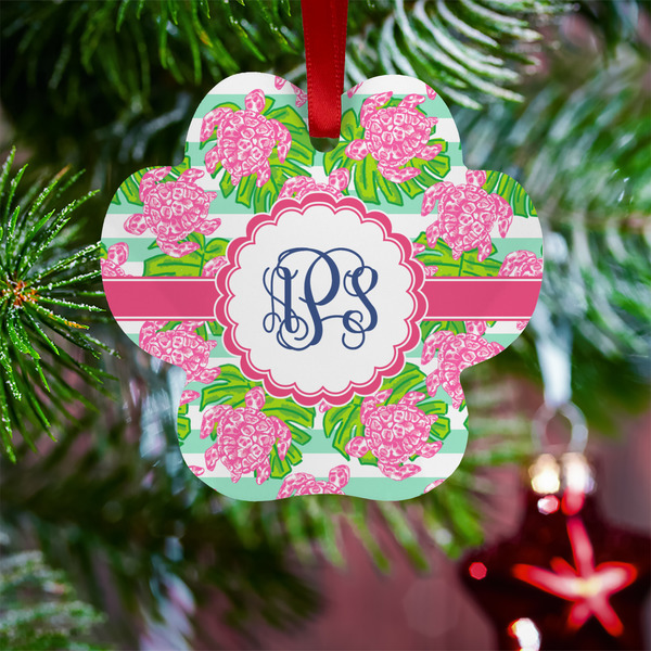 Preppy Metal Paw Ornament - Lifestyle