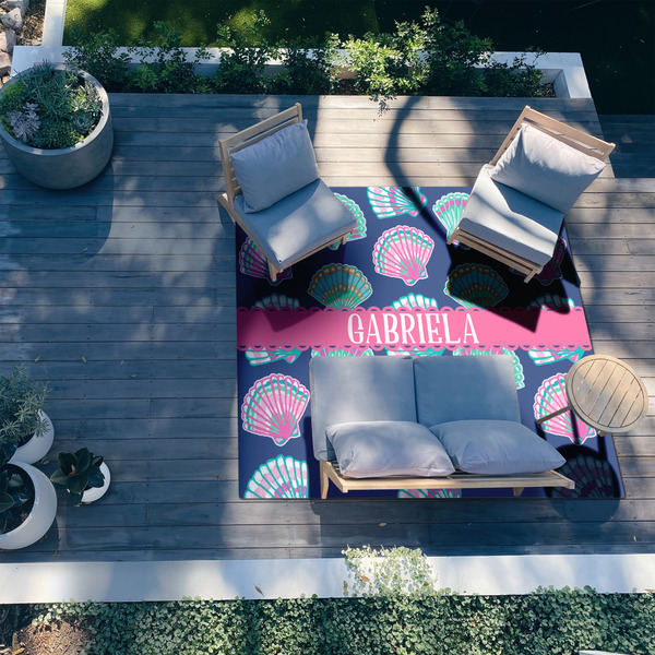 Preppy Sea Shells 8'x10' Patio Rug - In context