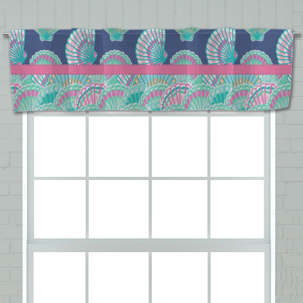 Preppy Sea Shells Valance - Closeup on window