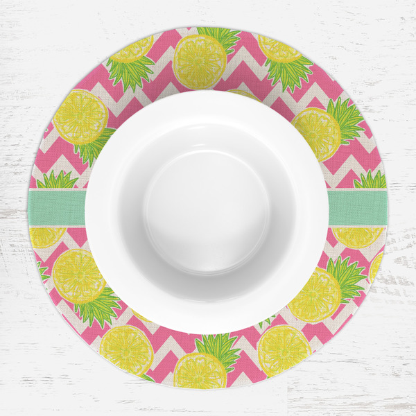 Pineapples Round Linen Placemats - LIFESTYLE (single)