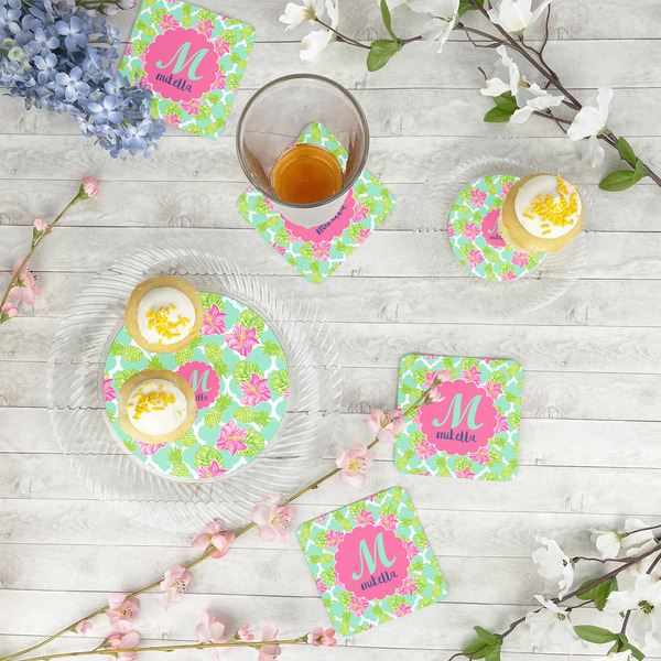 Preppy Hibiscus Plastic Party Dinner Plates - In Context