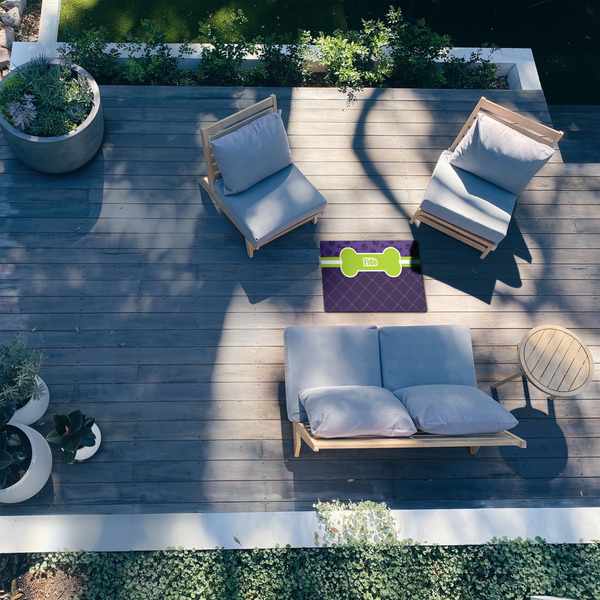 Pawprints & Bones 2'x3' Patio Rug - In Context