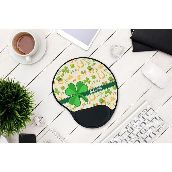 St. Patrick's Day Mouse Pad with Wrist Rest - LIFESYTLE 1