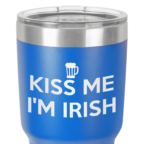 Kiss Me I'm Irish 30 oz Stainless Steel Ringneck Tumbler - Blue - Close Up