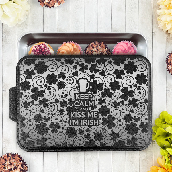 Kiss Me I'm Irish Aluminum Baking Pan - Black Lid - LIFESTYLE