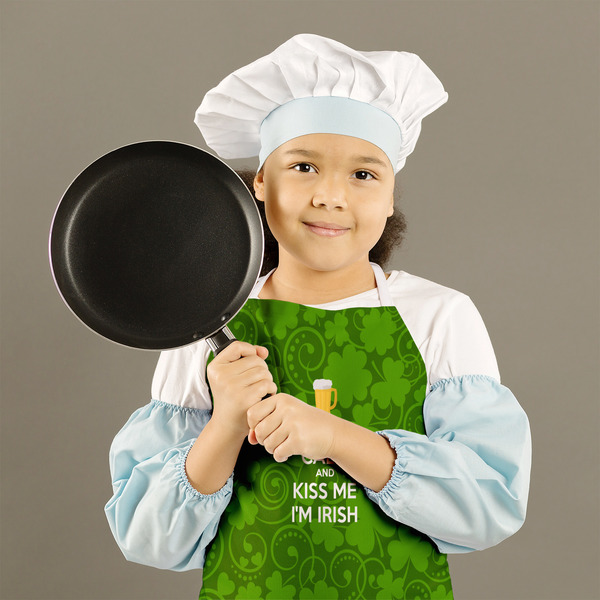 Kiss Me I'm Irish Kid's Aprons - Medium - Lifestyle
