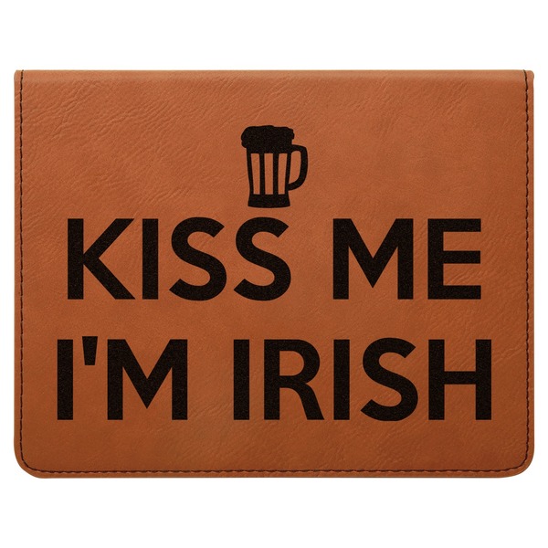 Kiss Me I'm Irish Leatherette 4-Piece Wine Tool Set Flat