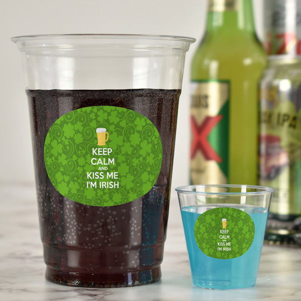 Kiss Me I'm Irish Party Cups - 16oz - In Context