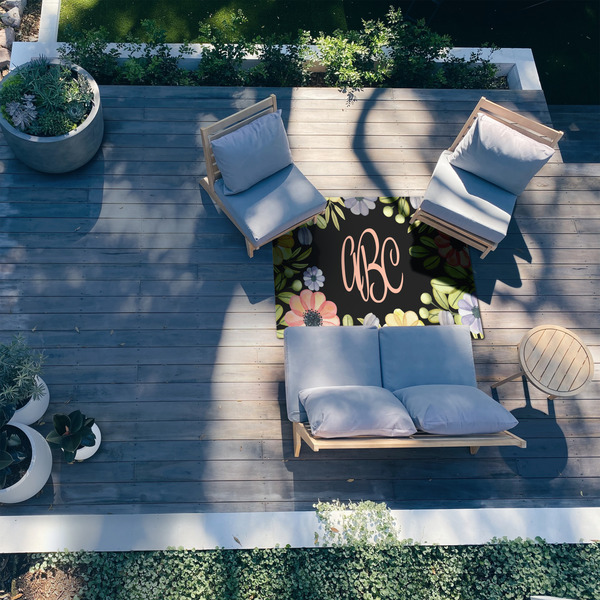 Boho Floral 4'x6' Patio Rug - In context