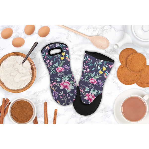 Chinoiserie Neoprene Oven Mitt - Lifestyle Image