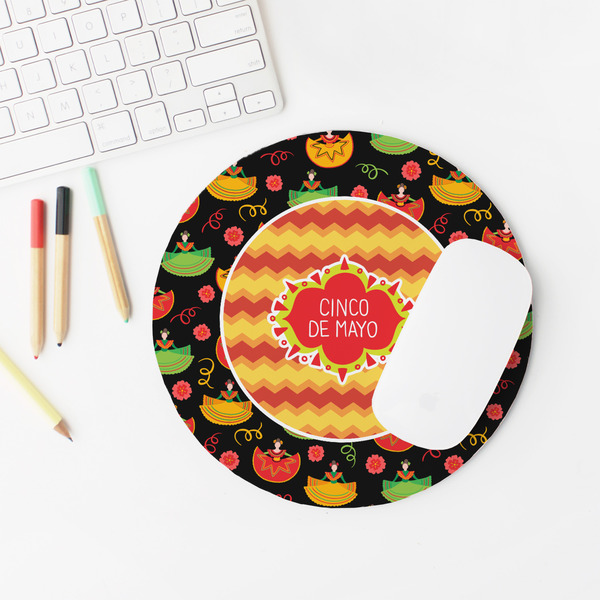 Cinco De Mayo Round Mousepad - LIFESTYLE 2