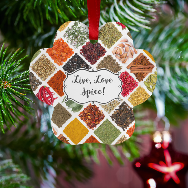 Spices Metal Paw Ornament - Lifestyle