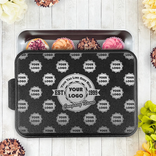 Logo & Tag Line Aluminum Baking Pan - Black Lid - LIFESTYLE