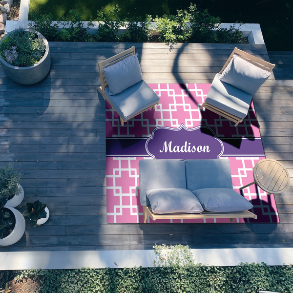 Linked Squares 8'x10' Patio Rug - In context