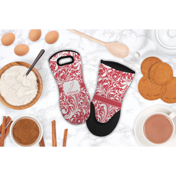 Swirl Neoprene Oven Mitt - Lifestyle Image