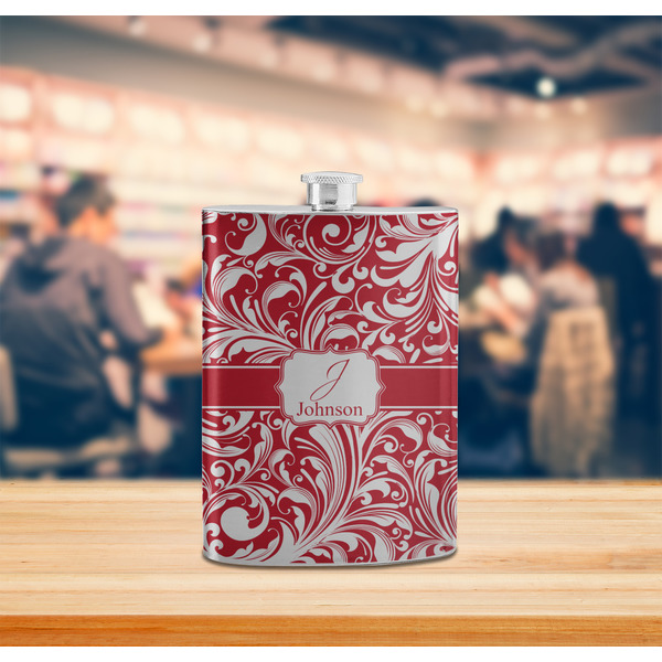Swirl Stainless Steel Flask - LIFESTYLE 2