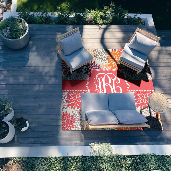 Mums Flower 8'x10' Patio Rug - In context