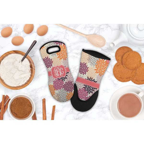 Mums Flower Neoprene Oven Mitt - Lifestyle Image