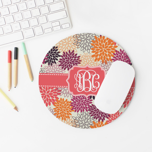 Mums Flower Round Mousepad - LIFESTYLE 2