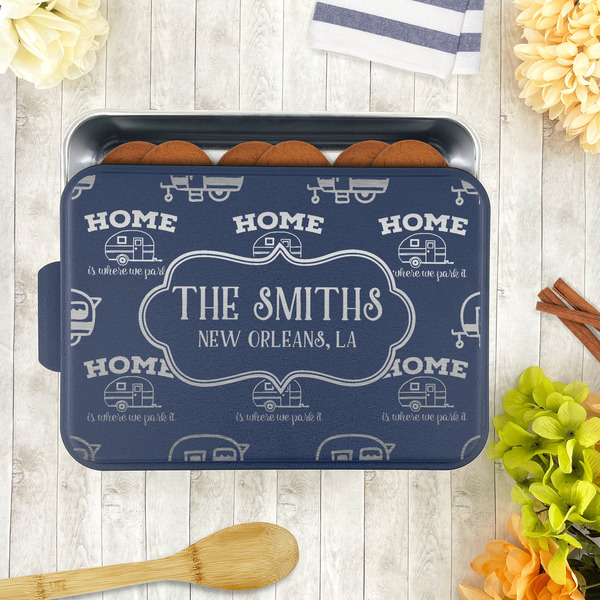 Camper Aluminum Baking Pan - Navy Lid - LIFESTYLE