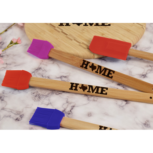 Home State Silicone Brush - Red - Lifestyle