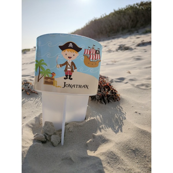 Pirate Scene Beach Spiker white on beach with sand