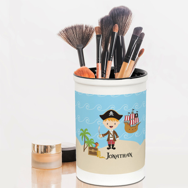 Pirate Scene Pencil Holder - LIFESTYLE makeup