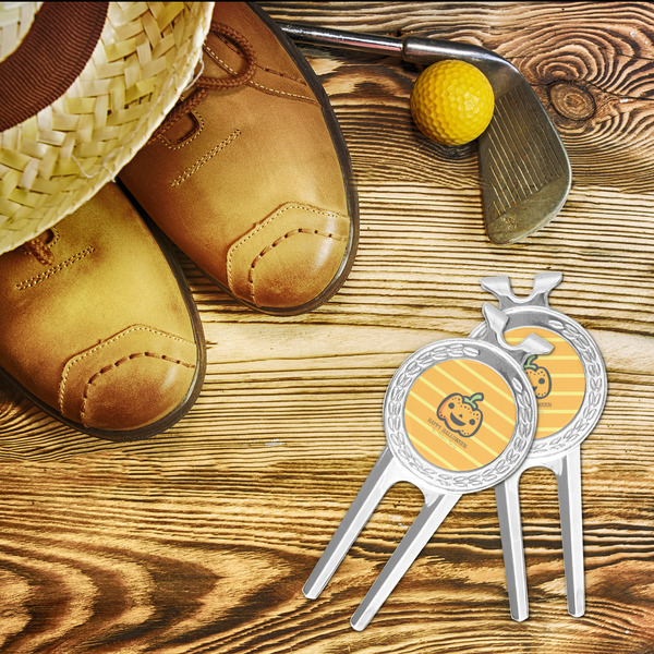 Halloween Pumpkin Divot Tool - LIFESTYLE