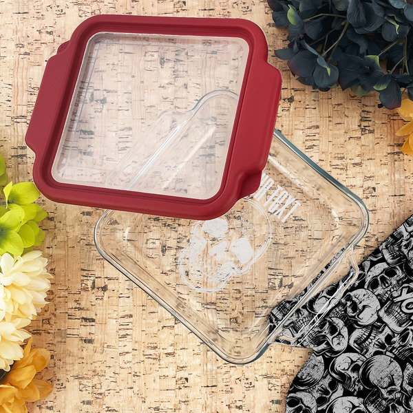 Skulls Glass Cake Dish - LIFESTYLE (8x8)