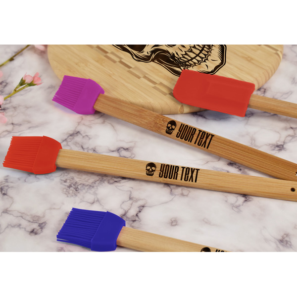 Skulls Silicone Brush - Red - Lifestyle