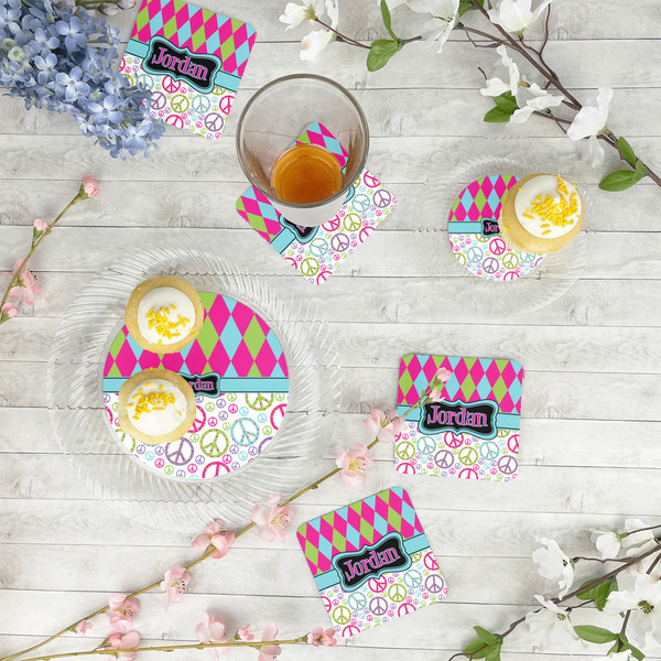 Harlequin & Peace Signs Plastic Party Dinner Plates - In Context