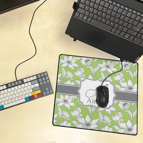Wild Daisies Medium Gaming Mats - LIFESTYLE