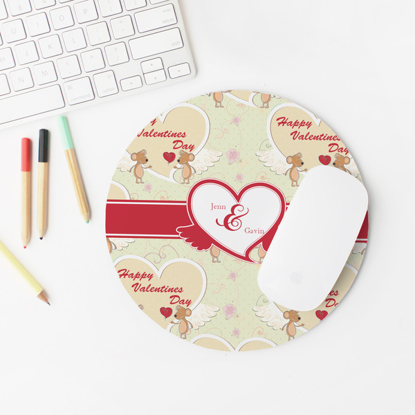 Mouse Love Round Mousepad - LIFESTYLE 2