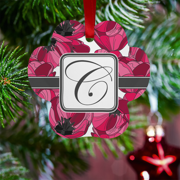 Tulips Metal Paw Ornament - Lifestyle