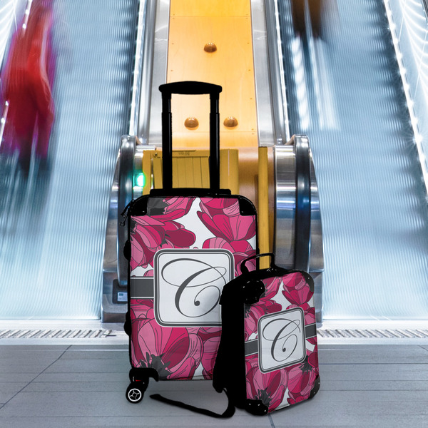 Tulips Suitcase Set 4 - IN CONTEXT
