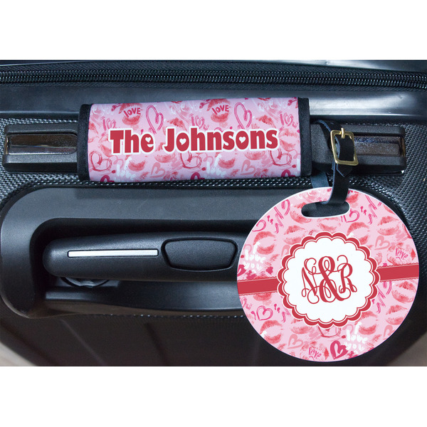 Lips n Hearts Round Luggage Tag & Handle Wrap - In Context