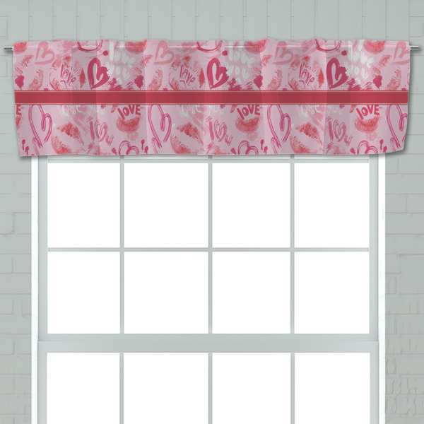 Lips n Hearts Valance - Closeup on window