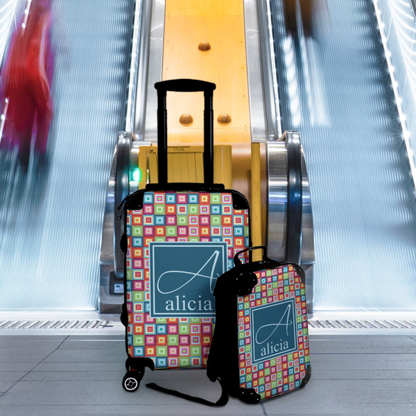 Retro Squares Suitcase Set 4 - IN CONTEXT