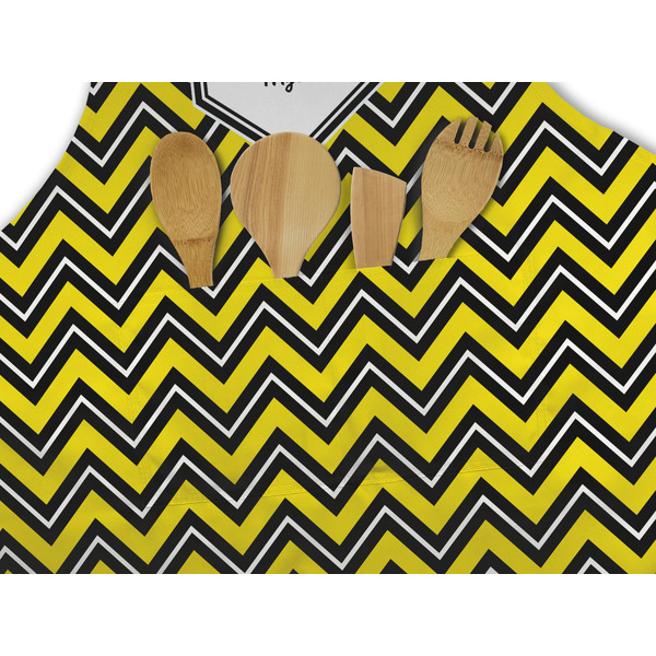 Buzzing Bee Apron - Pocket Detail with Props