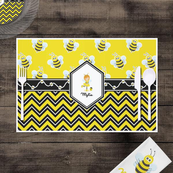 Buzzing Bee Disposable Paper Placemat - In Context