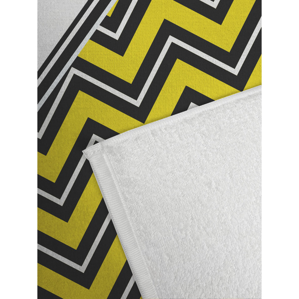 Buzzing Bee Golf Towel - Detail