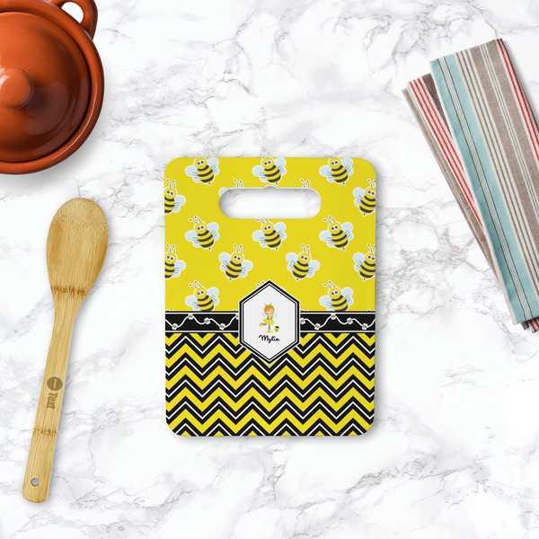 Buzzing Bee Rectangle Trivet with Handle - LIFESTYLE