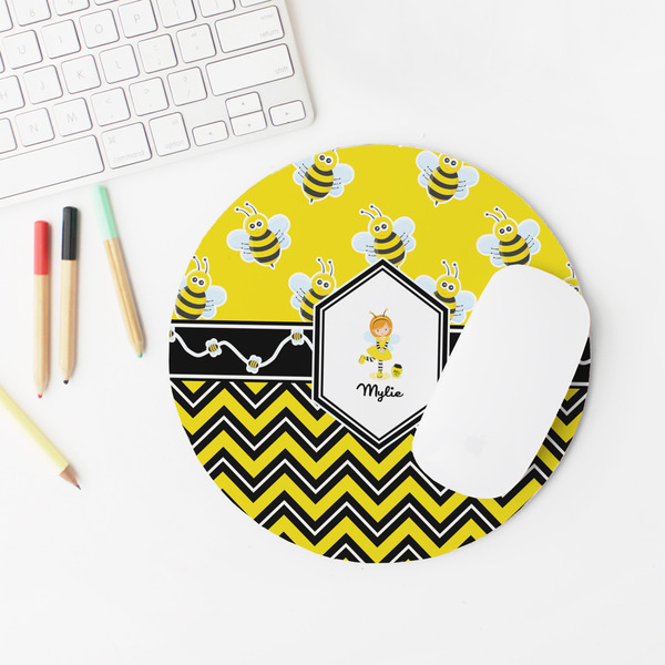 Buzzing Bee Round Mousepad - LIFESTYLE 2