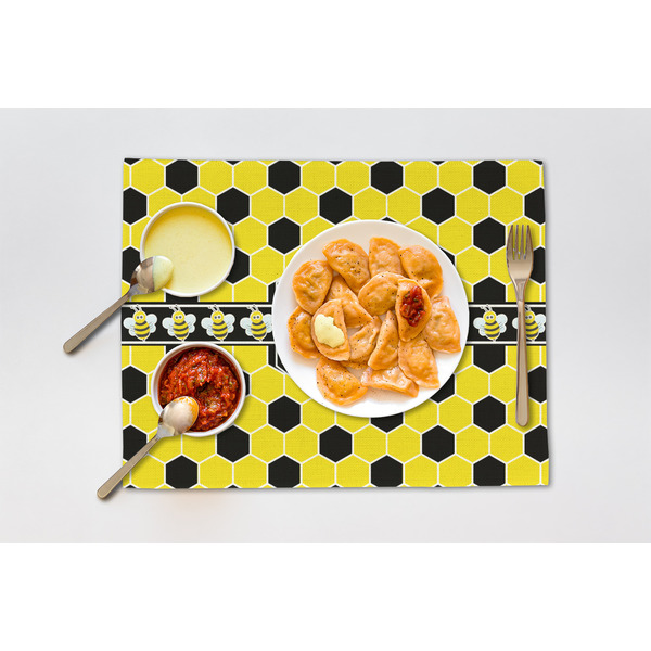 Honeycomb Linen Placemat - Lifestyle (single)